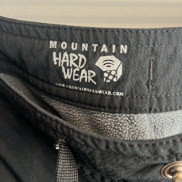 Women’s 8/32 blk mountain hard wear, grey fleece inside, drawstring pant black - Picture 3 of 9